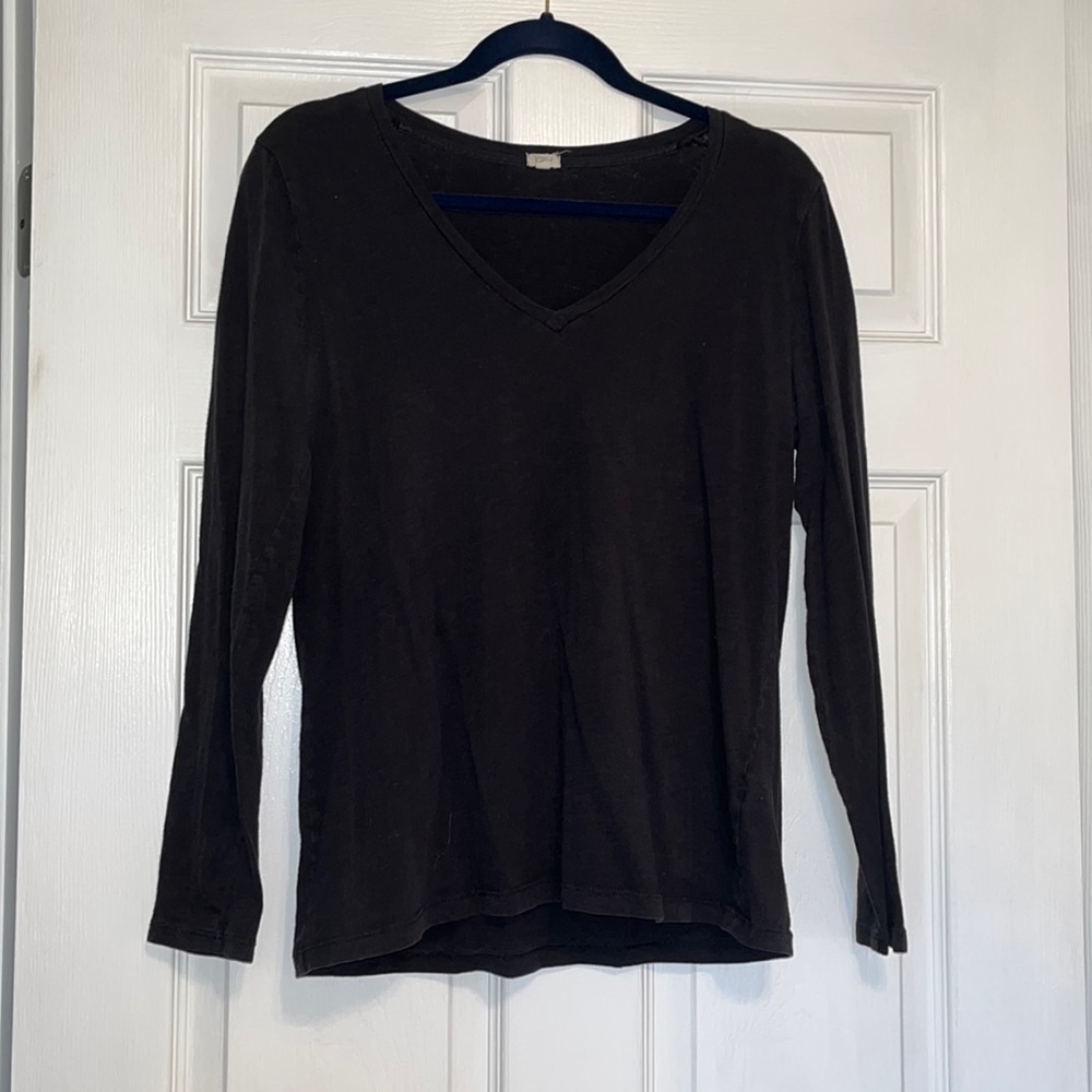 Long sleeve black tee